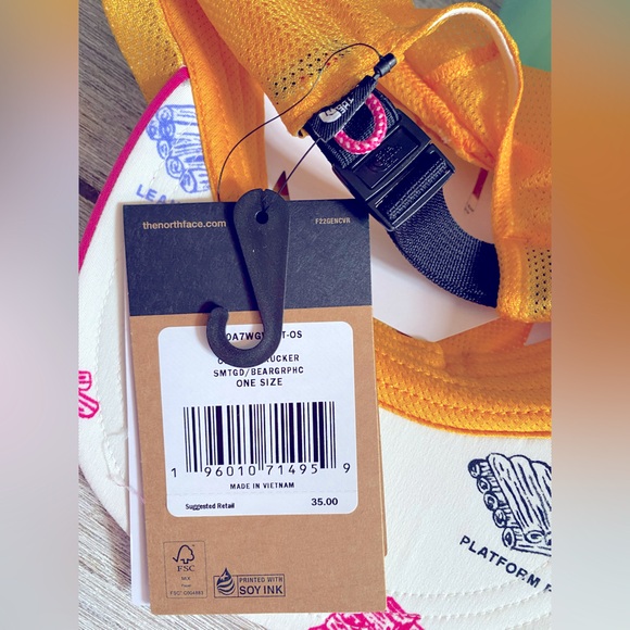 The North Face Class V Trucker Cap Gold Bear Graphic ✨ OS | pink white gold - Picture 7 of 8